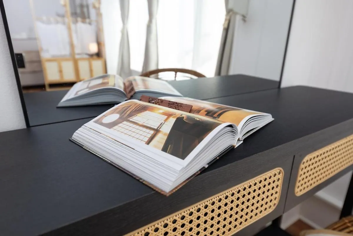 Japandi Apartment With Washer, Kitchen & Netflix Near Schoenhauser Allee  베를린
