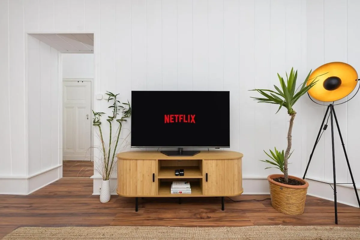 Japandi Apartment With Washer, Kitchen & Netflix Near Schoenhauser Allee 베를린